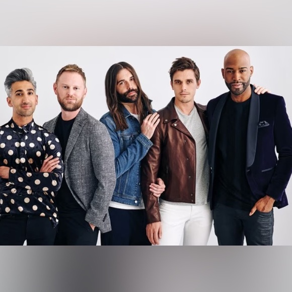 🏳️‍🌈NWT! QE Rainbow Prism Tshirt - Picture 8 of 9